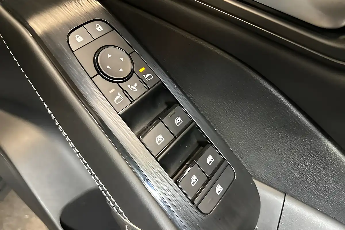 Used 2023 Nissan Qashqai Kuro Edition Ceramic Grey/ Pearl Black - Interior and Exterior details 17