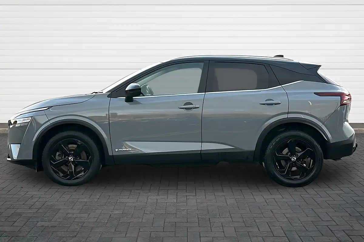 Used 2023 Nissan Qashqai Kuro Edition Ceramic Grey/ Pearl Black - Interior and Exterior details 6