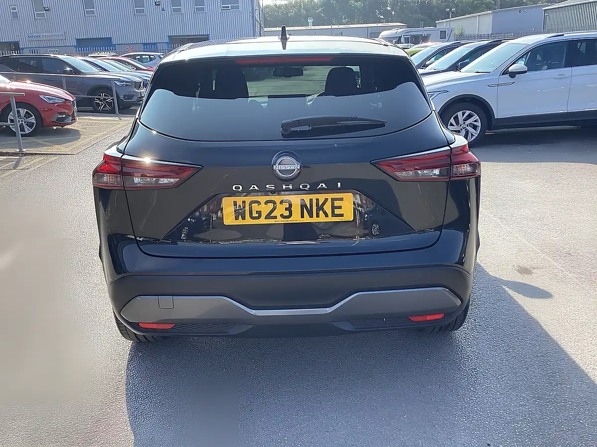 Used 2023 Nissan Qashqai N-Connecta Black - Interior and Exterior details 11