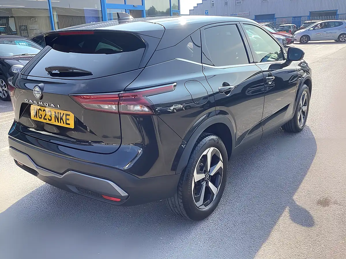 Used 2023 Nissan Qashqai N-Connecta Black - Interior and Exterior details 4