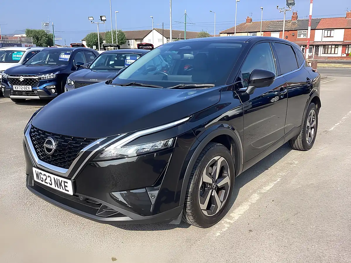 Used 2023 Nissan Qashqai N-Connecta Black - Interior and Exterior details 5