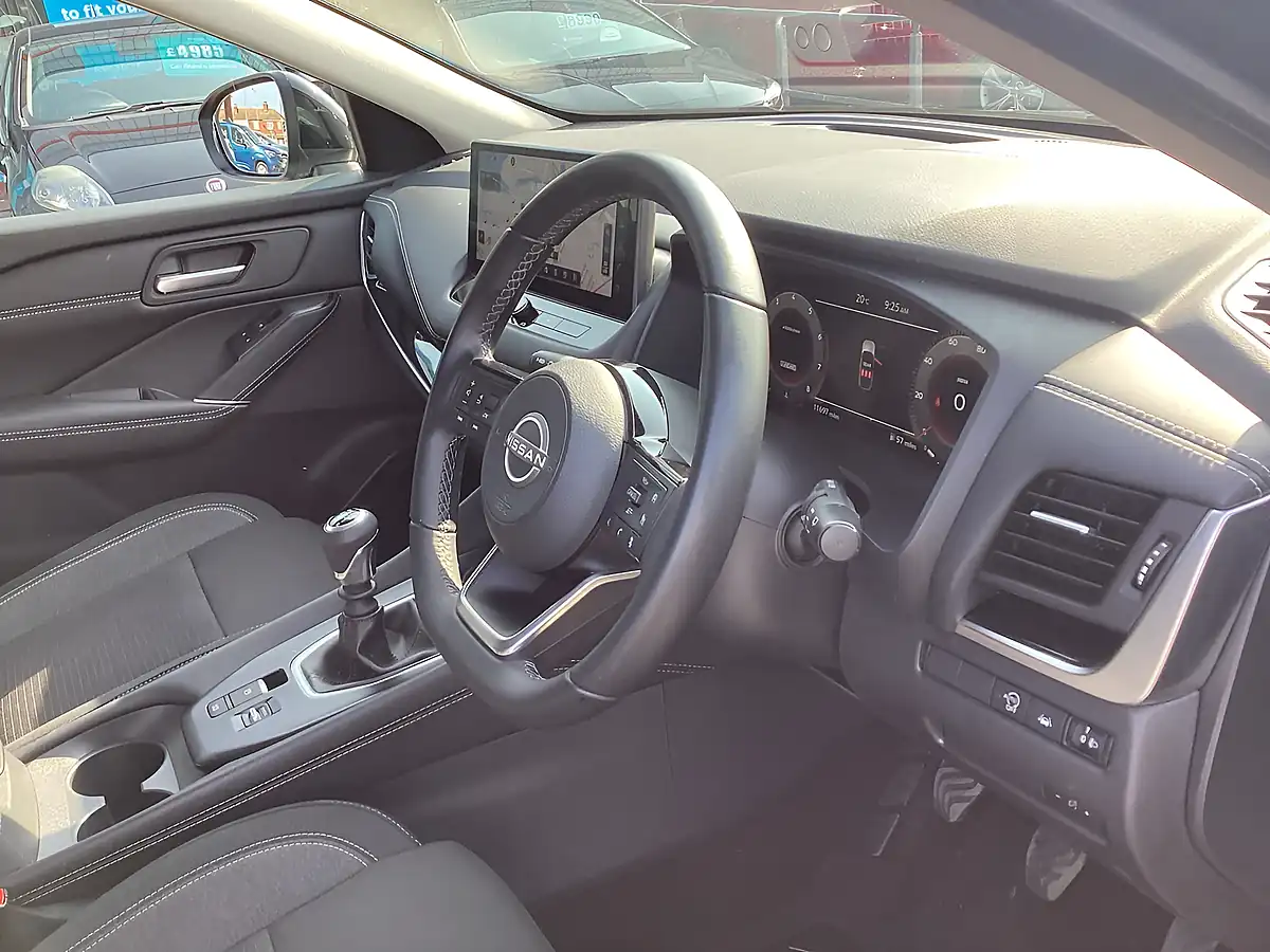 Used 2023 Nissan Qashqai N-Connecta Black - Interior and Exterior details 6