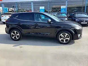 Used 2023 Nissan Qashqai N-Connecta Black - Interior and Exterior details 8