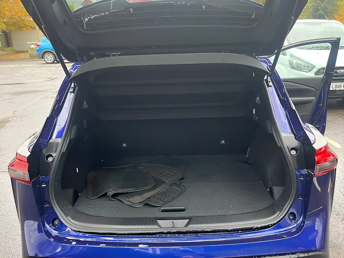 Used 2023 Nissan Qashqai N-Connecta Blue - Interior and Exterior details 12