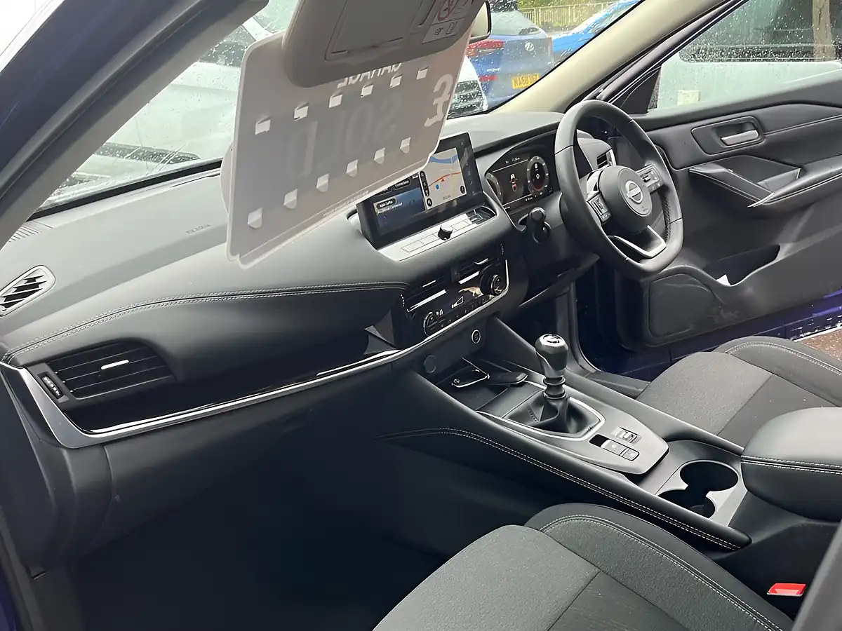 Used 2023 Nissan Qashqai N-Connecta Blue - Interior and Exterior details 13