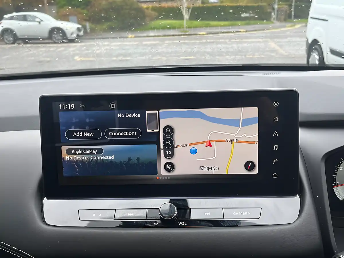 Used 2023 Nissan Qashqai N-Connecta Blue - Interior and Exterior details 15