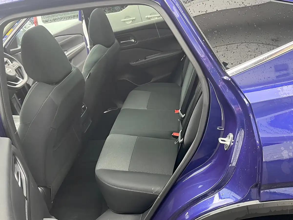 Used 2023 Nissan Qashqai N-Connecta Blue - Interior and Exterior details 16