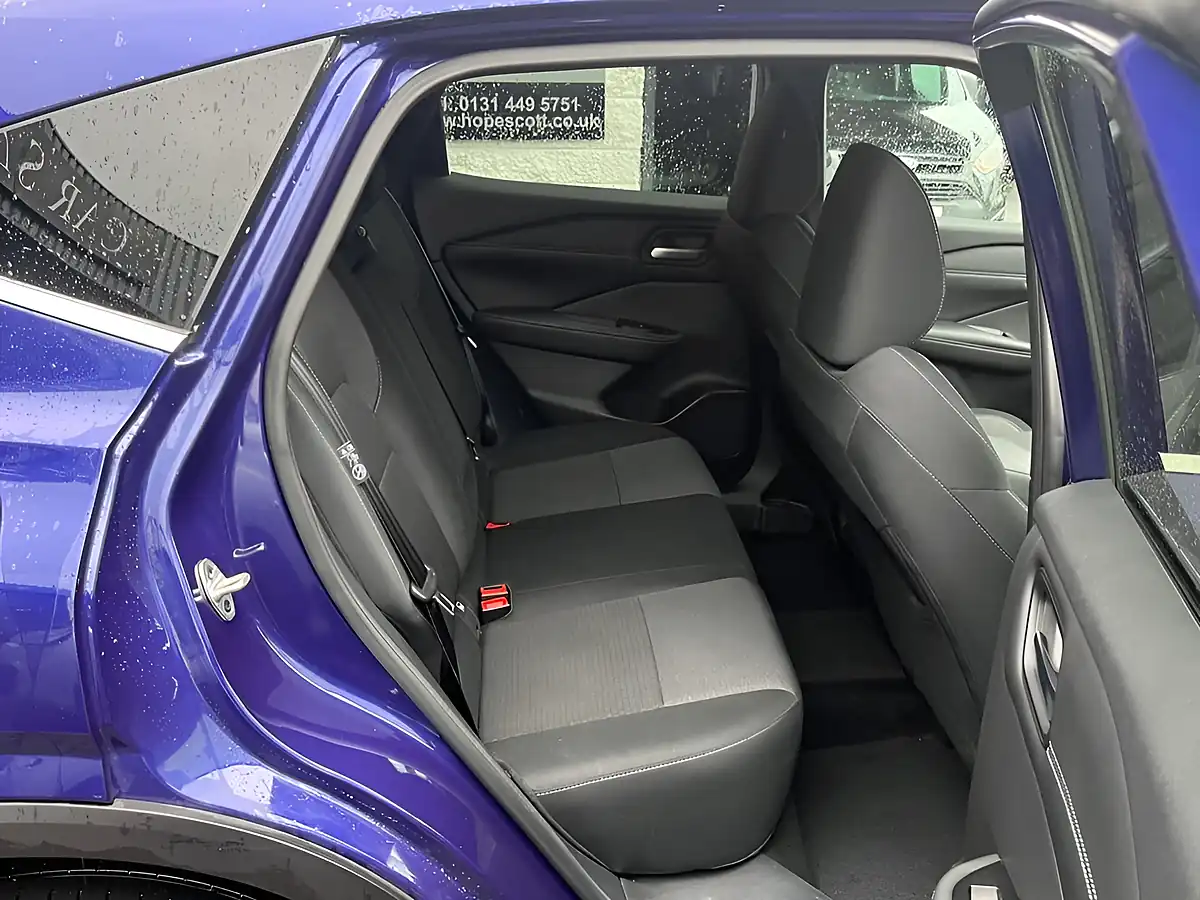 Used 2023 Nissan Qashqai N-Connecta Blue - Interior and Exterior details 17