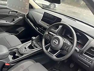 Used 2023 Nissan Qashqai N-Connecta Blue - Interior and Exterior details 5