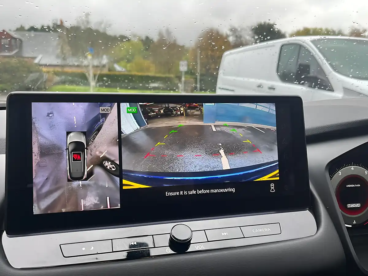 Used 2023 Nissan Qashqai N-Connecta Blue - Interior and Exterior details 6