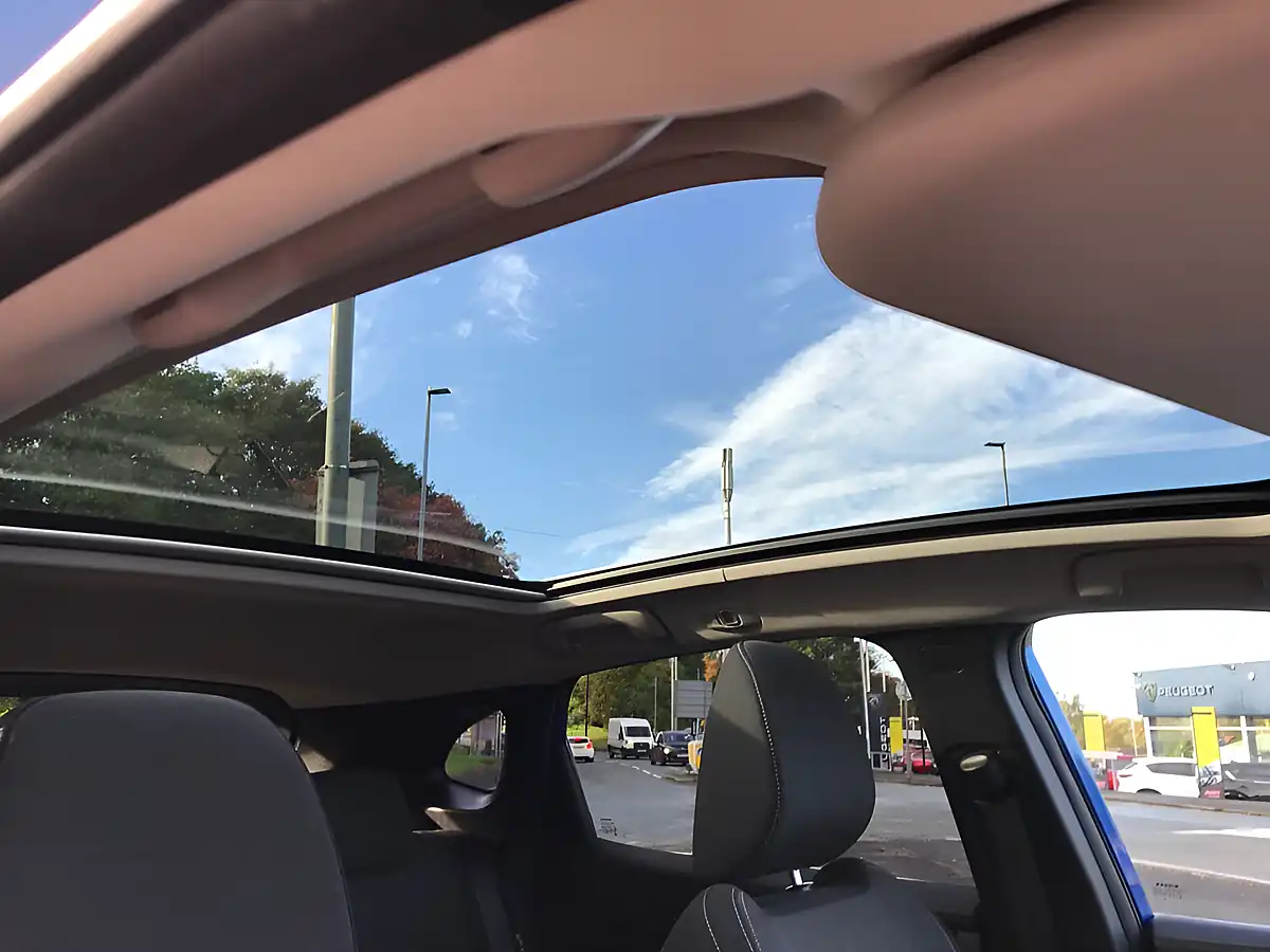 Used 2023 Nissan Qashqai N-Connecta Blue - Interior and Exterior details 11