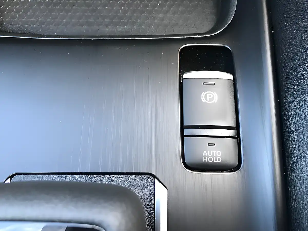 Used 2023 Nissan Qashqai N-Connecta Blue - Interior and Exterior details 13