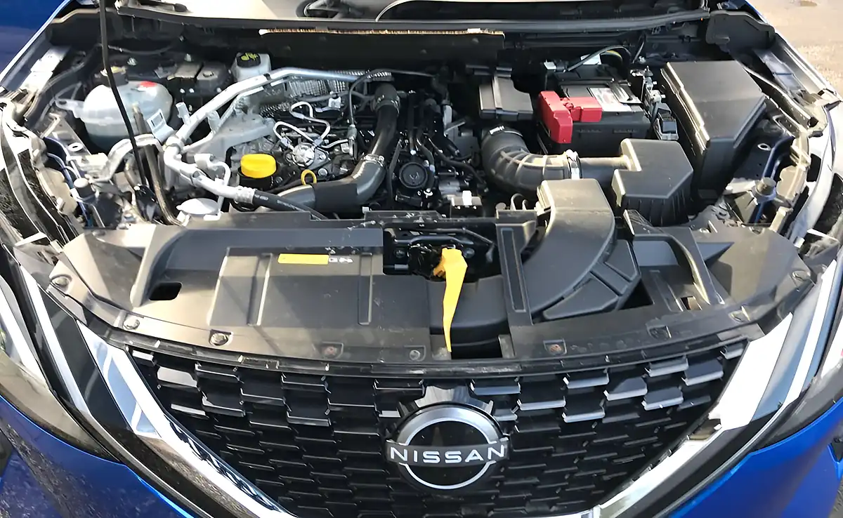 Used 2023 Nissan Qashqai N-Connecta Blue - Interior and Exterior details 14