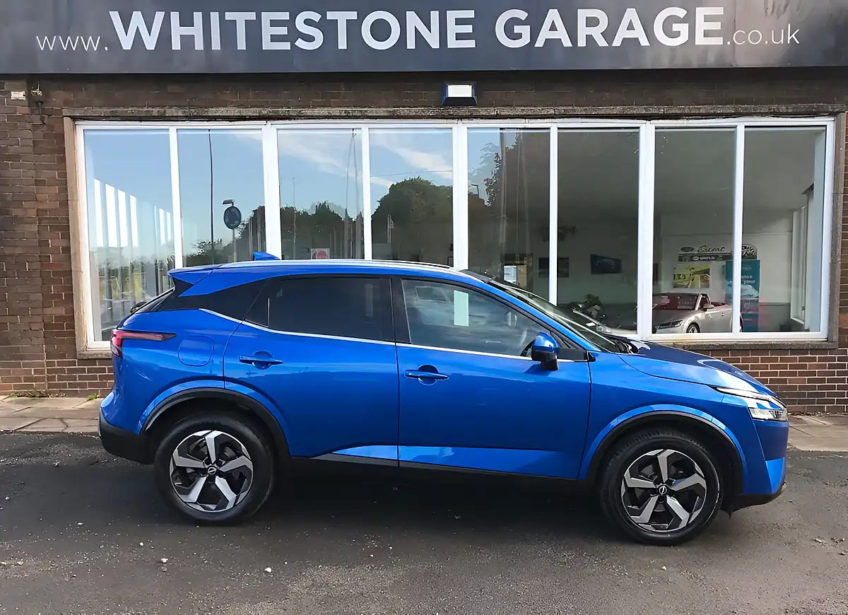 Used 2023 Nissan Qashqai N-Connecta Blue - Interior and Exterior details 6
