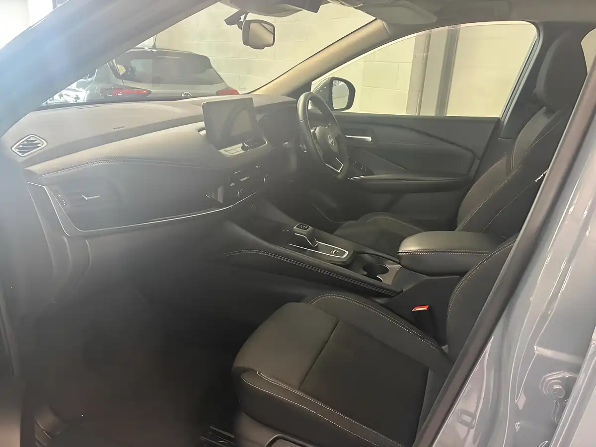 Used 2023 Nissan Qashqai N-Connecta Grey - Interior and Exterior details 10