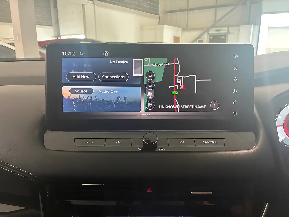 Used 2023 Nissan Qashqai N-Connecta Grey - Interior and Exterior details 12
