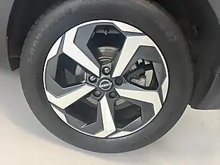 Used 2023 Nissan Qashqai N-Connecta Grey - Interior and Exterior details 8