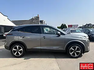 Used 2023 Nissan Qashqai N-Connecta Grey - Interior and Exterior details 3