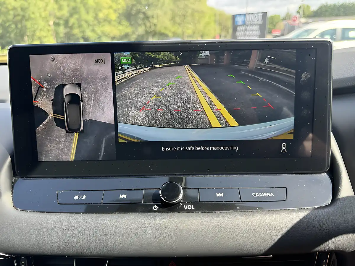 Used 2023 Nissan Qashqai N-Connecta Grey - Interior and Exterior details 10