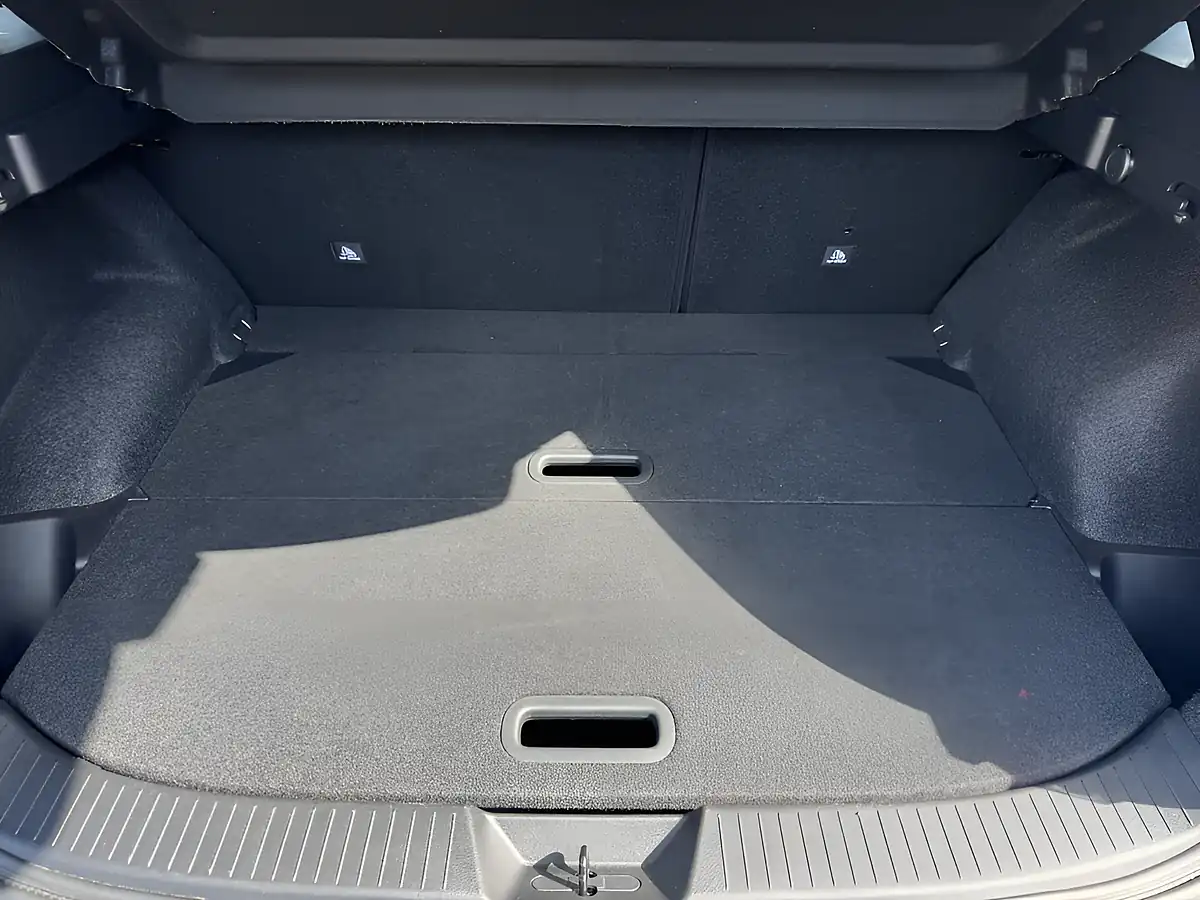 Used 2023 Nissan Qashqai N-Connecta Grey - Interior and Exterior details 11