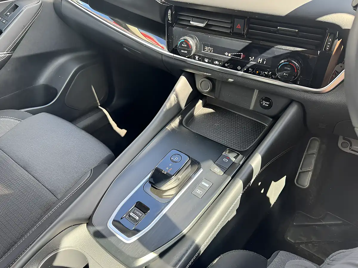 Used 2023 Nissan Qashqai N-Connecta Grey - Interior and Exterior details 3
