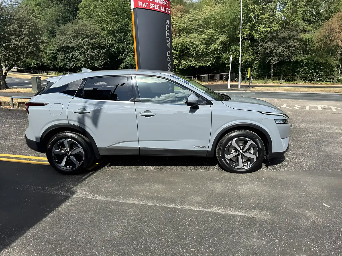 Used 2023 Nissan Qashqai N-Connecta Grey - Interior and Exterior details 5