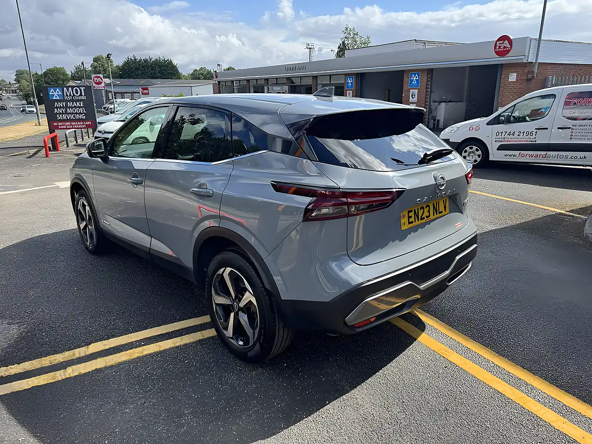 Used 2023 Nissan Qashqai N-Connecta Grey - Interior and Exterior details 8