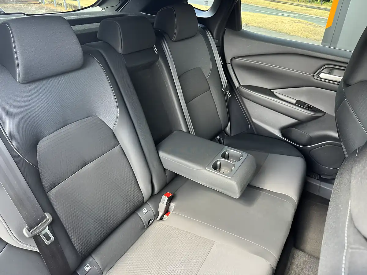 Used 2023 Nissan Qashqai N-Connecta Grey - Interior and Exterior details 9