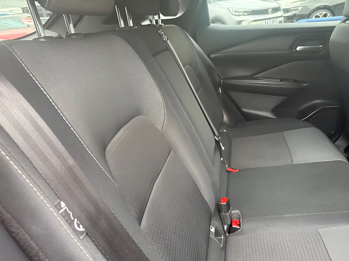 Used 2023 Nissan Qashqai N-Connecta Grey - Interior and Exterior details 14