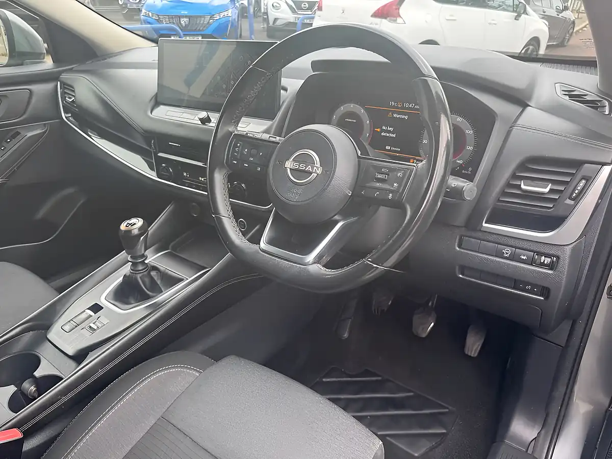 Used 2023 Nissan Qashqai N-Connecta Grey - Interior and Exterior details 5