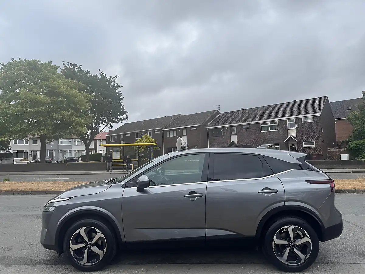 Used 2023 Nissan Qashqai N-Connecta Grey - Interior and Exterior details 6