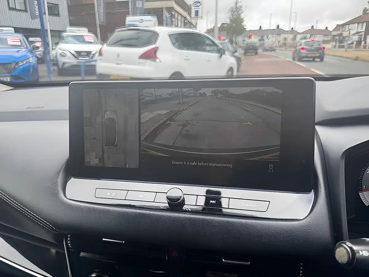 Used 2023 Nissan Qashqai N-Connecta Grey - Interior and Exterior details 7