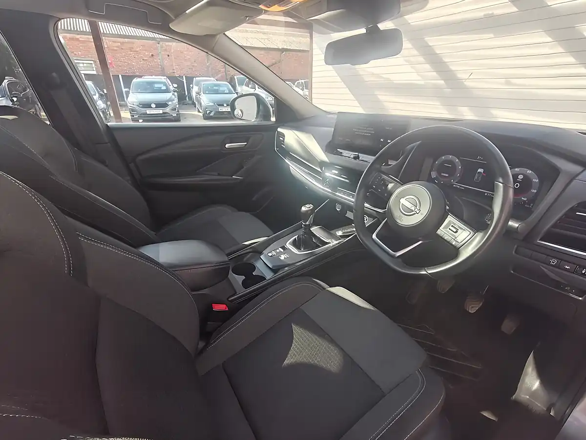 Used 2023 Nissan Qashqai N-Connecta Grey - Interior and Exterior details 13
