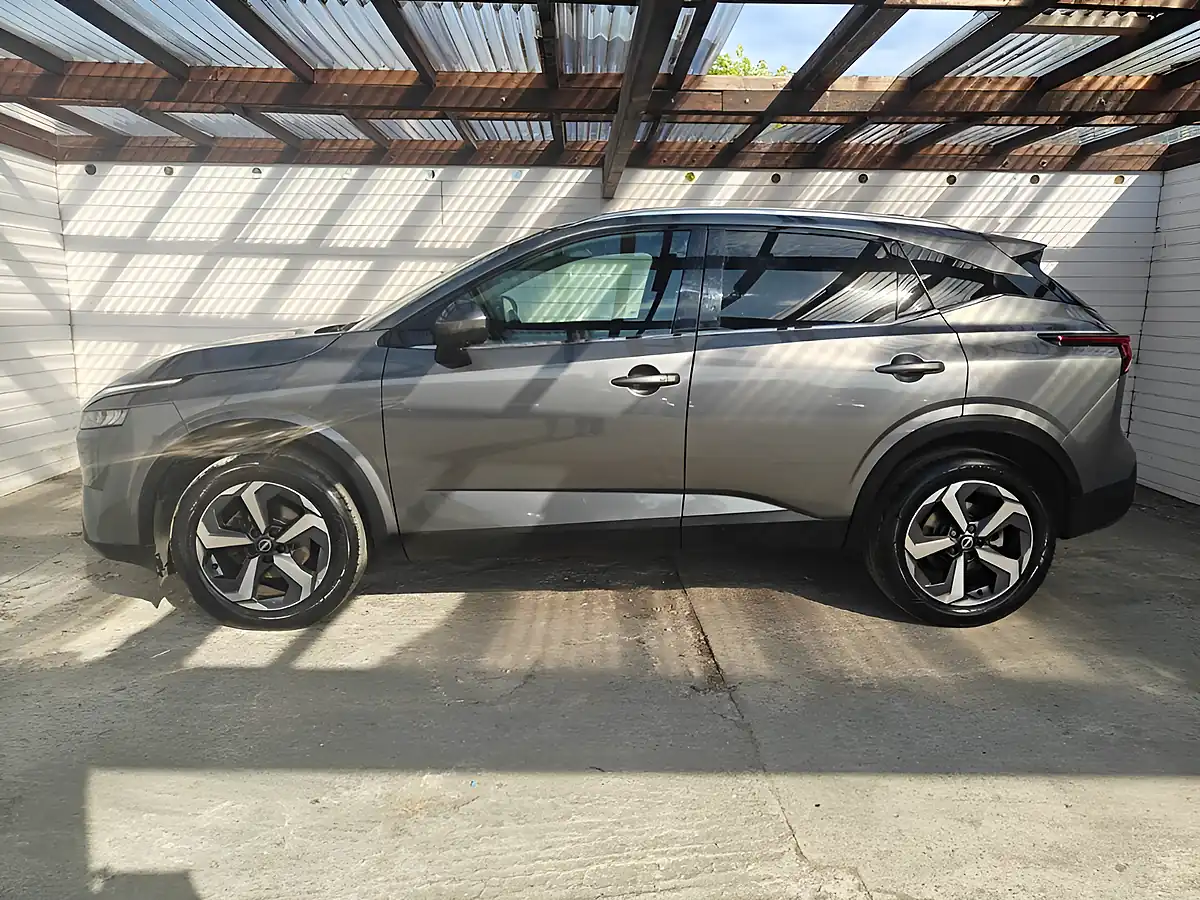 Used 2023 Nissan Qashqai N-Connecta Grey - Interior and Exterior details 3