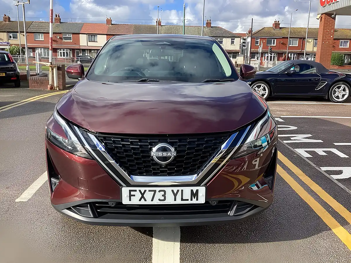 Used 2023 Nissan Qashqai N-Connecta Red - Interior and Exterior details 10