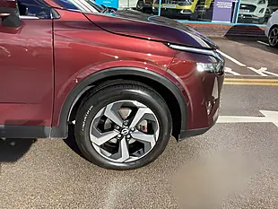 Used 2023 Nissan Qashqai N-Connecta Red - Interior and Exterior details 12