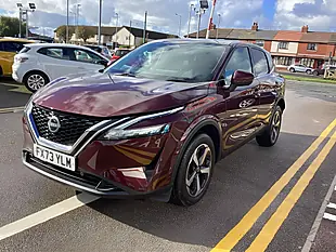 Used 2023 Nissan Qashqai N-Connecta Red - Interior and Exterior details 3