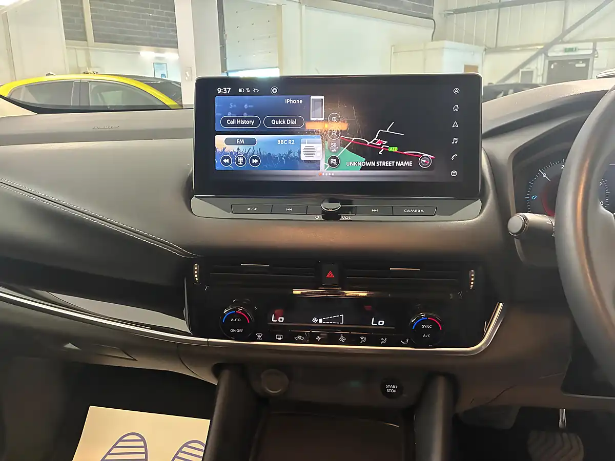 Used 2023 Nissan Qashqai N-Connecta Silver - Interior and Exterior details 13