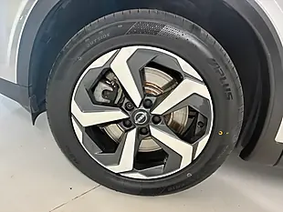 Used 2023 Nissan Qashqai N-Connecta Silver - Interior and Exterior details 9