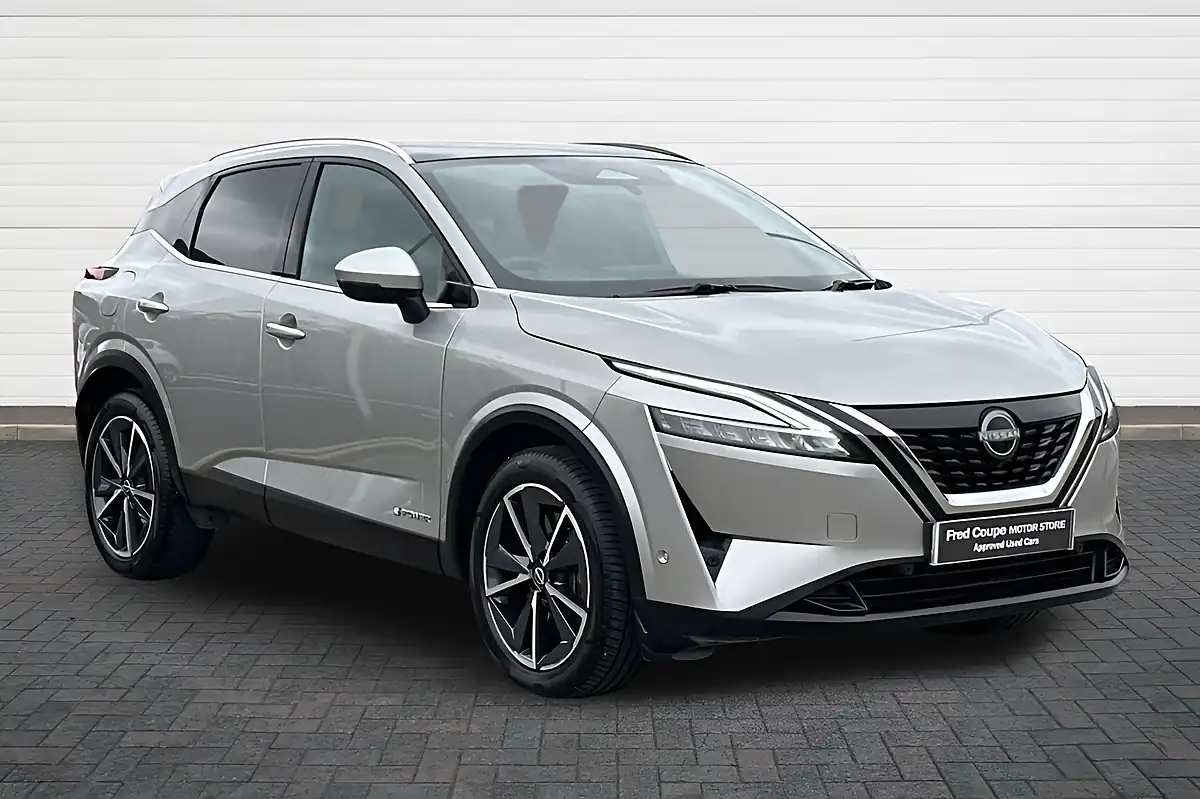 Used 2023 Nissan Qashqai Tekna Blade Silver - Front View