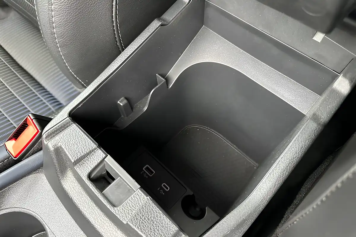Used 2023 Nissan Qashqai Tekna Blade Silver - Interior and Exterior details 14