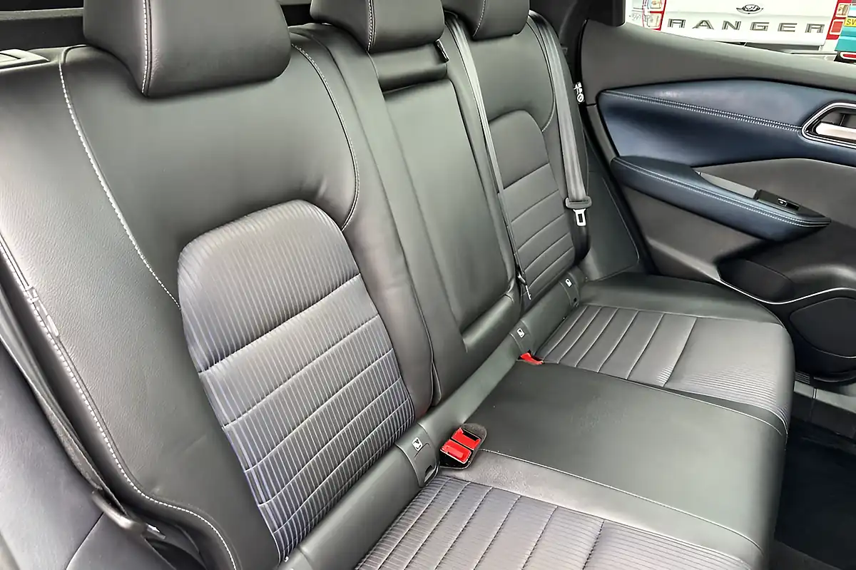 Used 2023 Nissan Qashqai Tekna Blade Silver - Interior and Exterior details 17