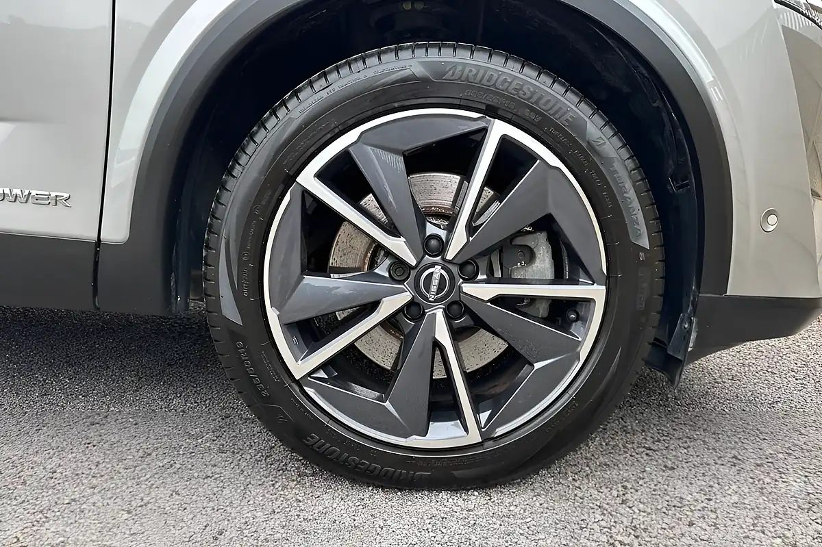 Used 2023 Nissan Qashqai Tekna Blade Silver - Interior and Exterior details 9