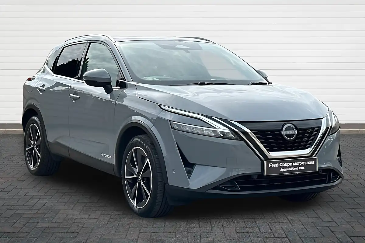 Used 2023 Nissan Qashqai Tekna Ceramic Grey - Front View