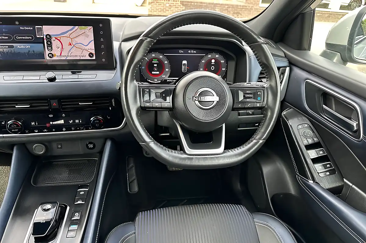 Used 2023 Nissan Qashqai Tekna Ceramic Grey - Interior and Exterior details 12