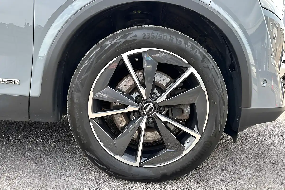 Used 2023 Nissan Qashqai Tekna Ceramic Grey - Interior and Exterior details 9