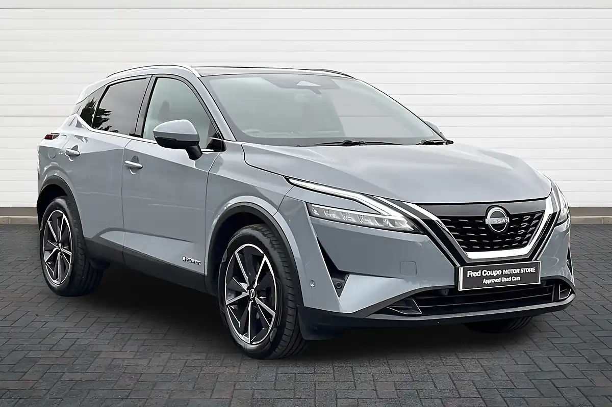 Used 2023 Nissan Qashqai Tekna Ceramic Grey - Front View