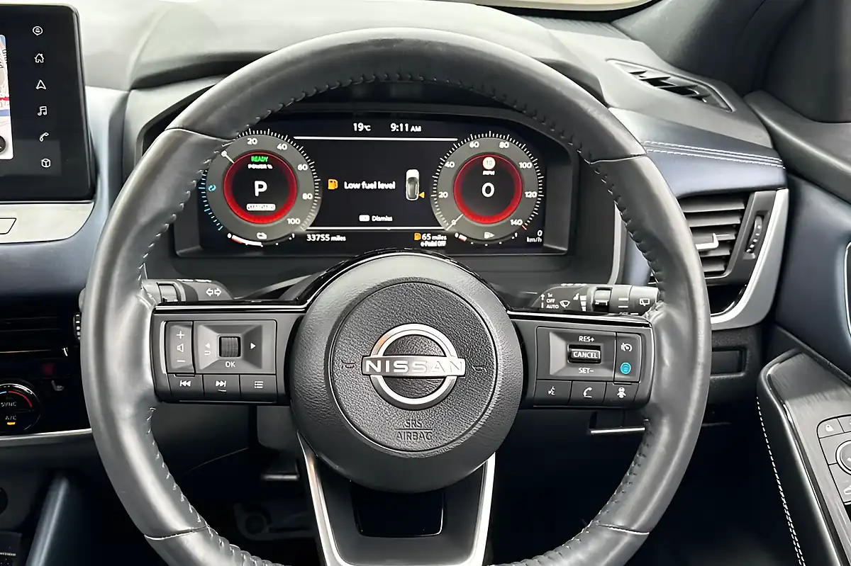 Used 2023 Nissan Qashqai Tekna Ceramic Grey - Interior and Exterior details 10