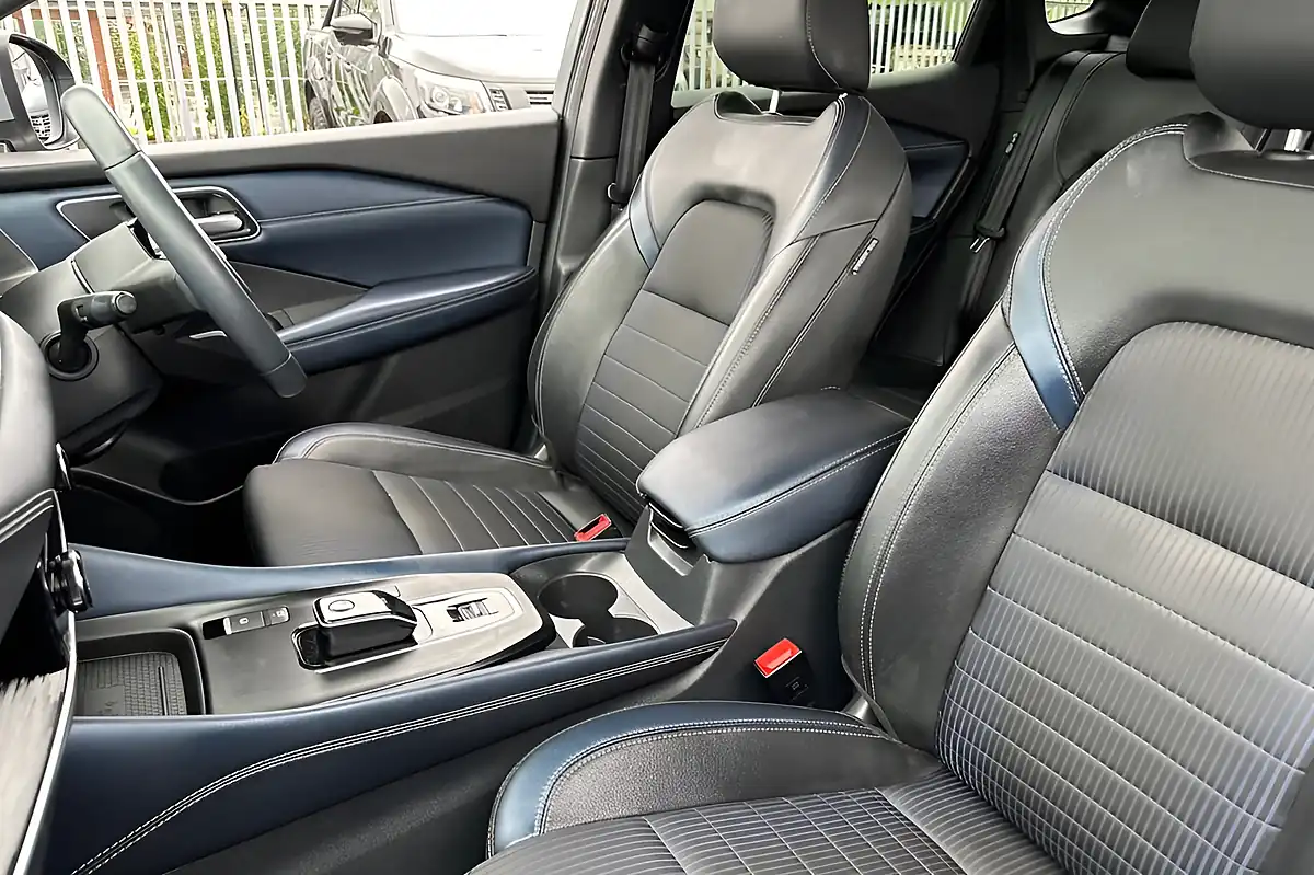 Used 2023 Nissan Qashqai Tekna Ceramic Grey - Interior and Exterior details 11