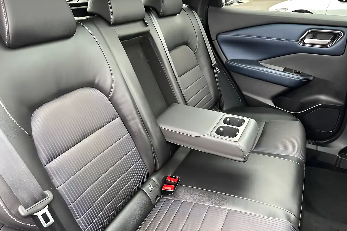 Used 2023 Nissan Qashqai Tekna Ceramic Grey - Interior and Exterior details 17